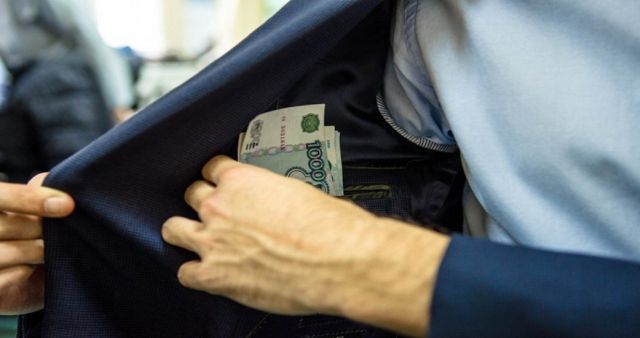 Пособничество в мошенничестве